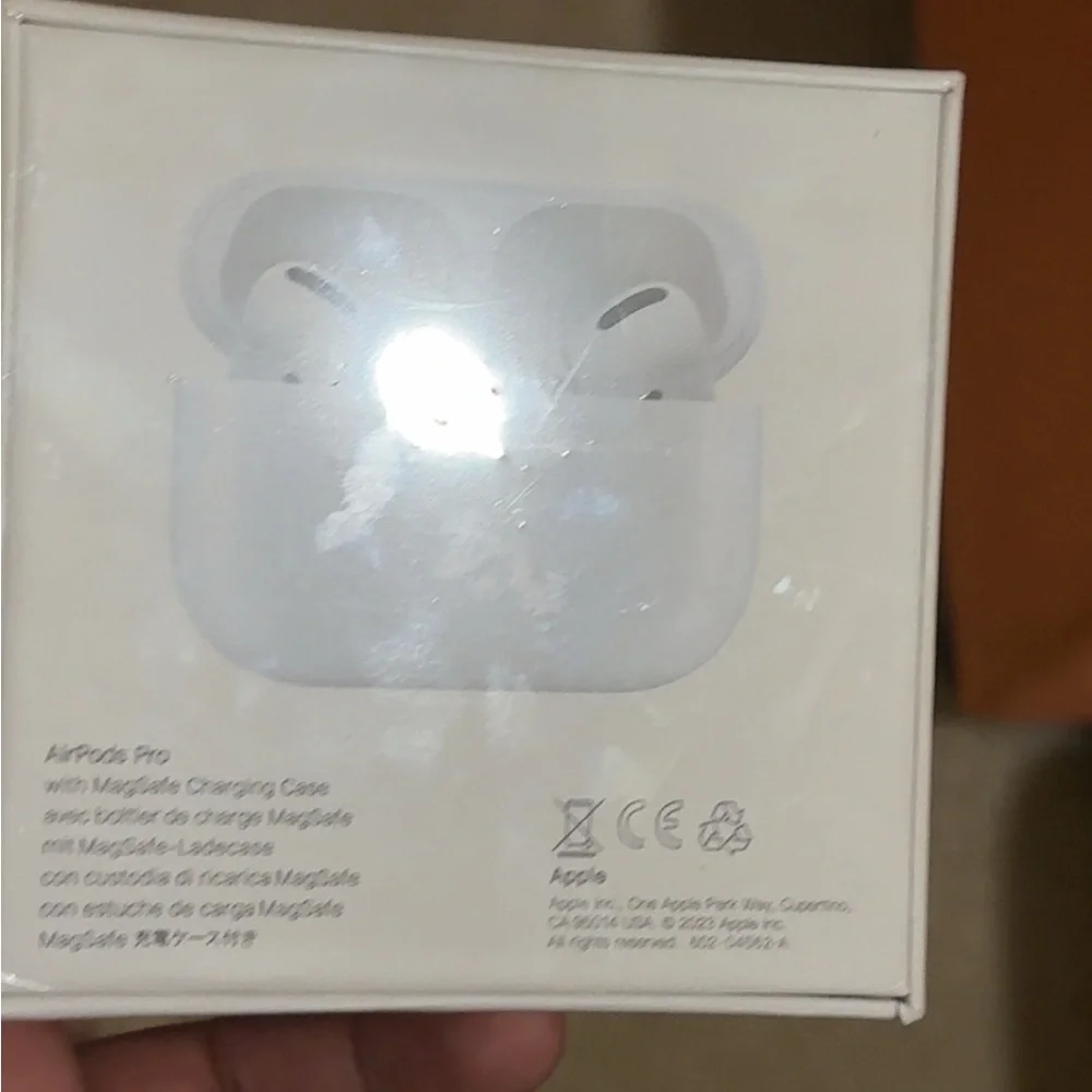 Apple White Wireless Earbuds